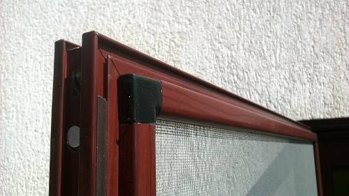 Plasa insecte pentru usa model NUOVA coltar cercevea